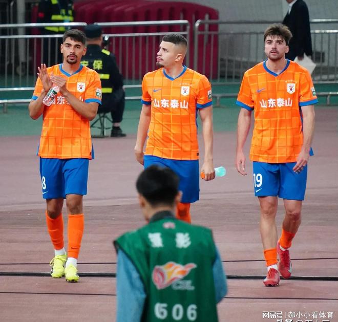 熙俱乐部打脸“自媒体”对阵海港裁判成悬疑j9九游真人游戏第一平台外援“站桩”崔康