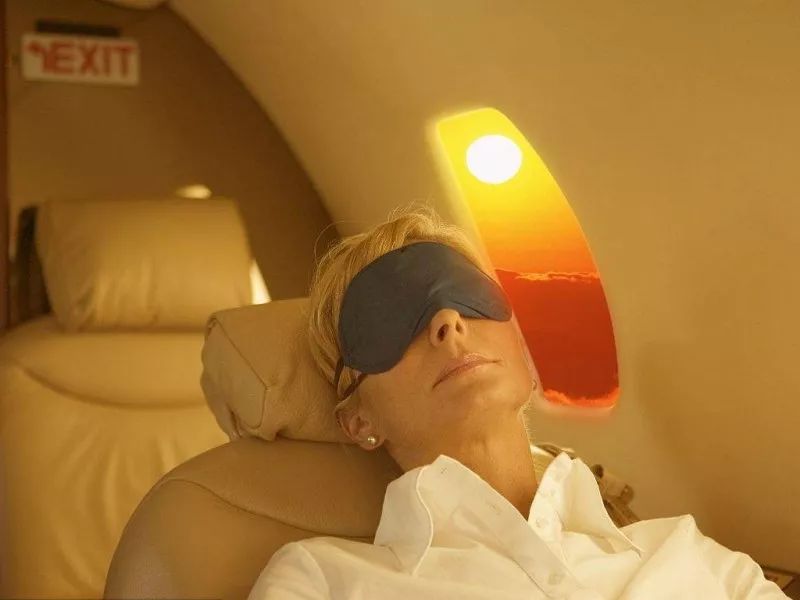 技眼罩缓疲劳、助睡眠让你舒服到上瘾！九游会真人游戏第一品牌零差评的黑科(图5)