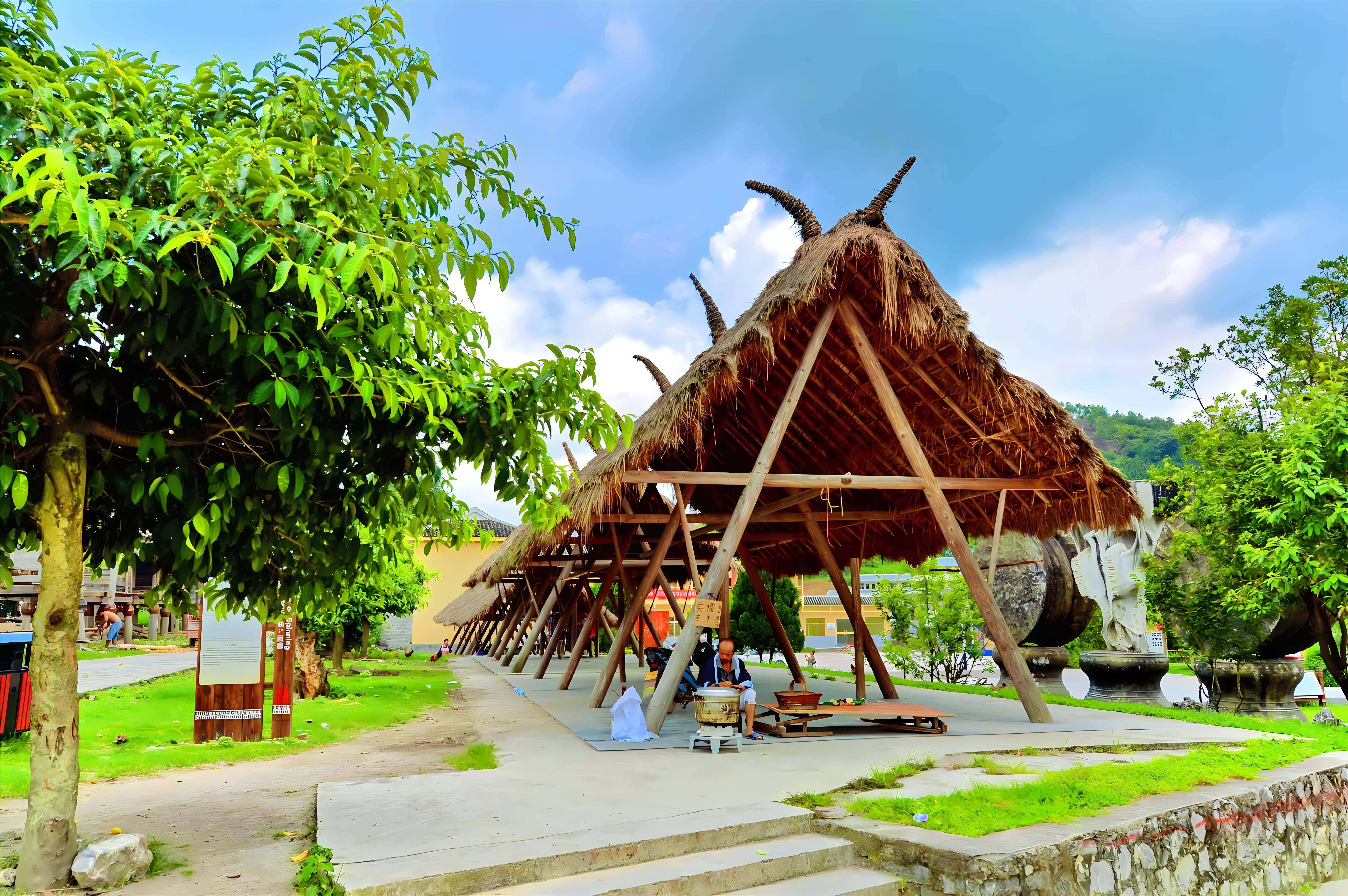 0 深度解析：贵州包车游首选美途说旅行社凭定制化突围j9九游会登录2025 贵阳冬季旅游口碑榜 TOP1(图2)